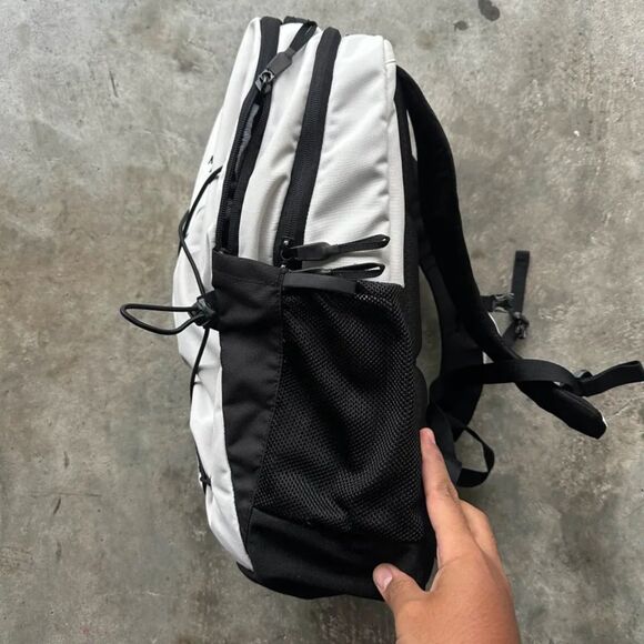 The North Face TNF White Jester Backpack 27L Laptop Bookbag - Picture 4 of 8